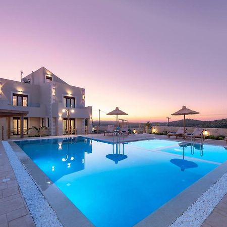 Ivoni Villa, An Iconic Summer Retreat, By Thinkvilla Perama  외부 사진
