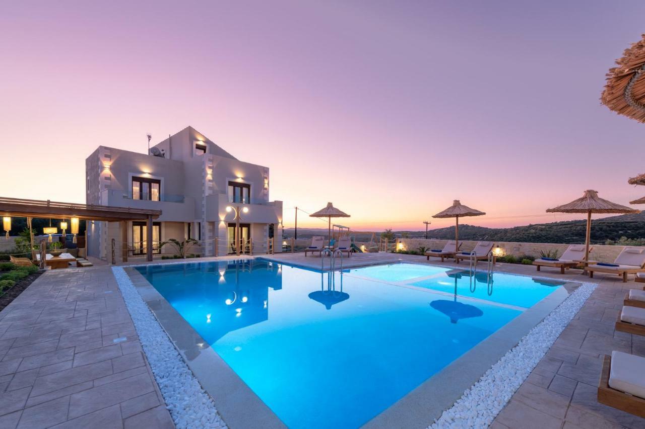Ivoni Villa, An Iconic Summer Retreat, By Thinkvilla Perama  외부 사진