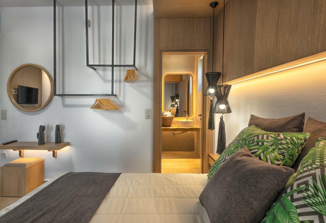 Ivoni Villa, An Iconic Summer Retreat, By Thinkvilla Perama  외부 사진