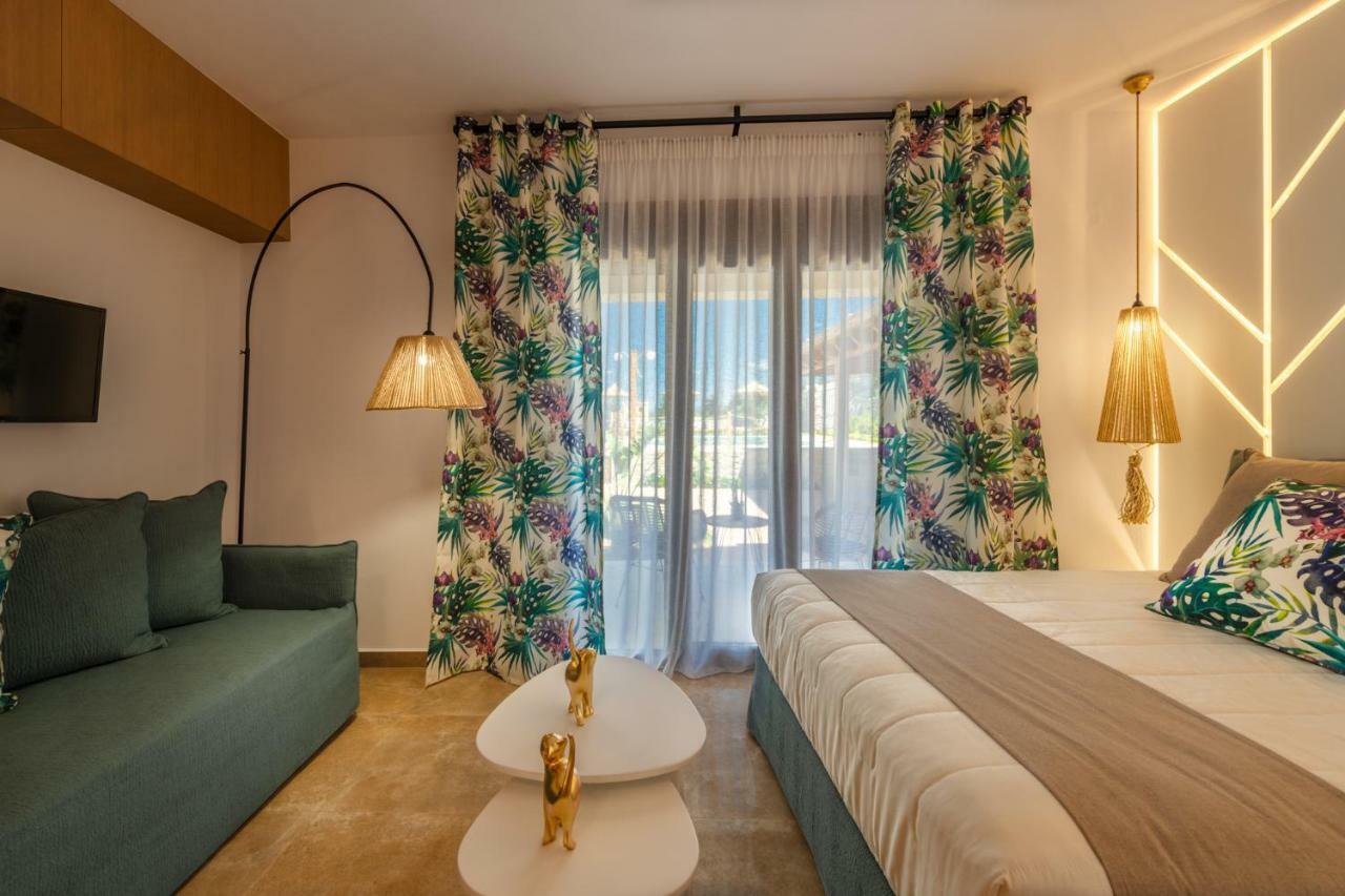Ivoni Villa, An Iconic Summer Retreat, By Thinkvilla Perama  외부 사진