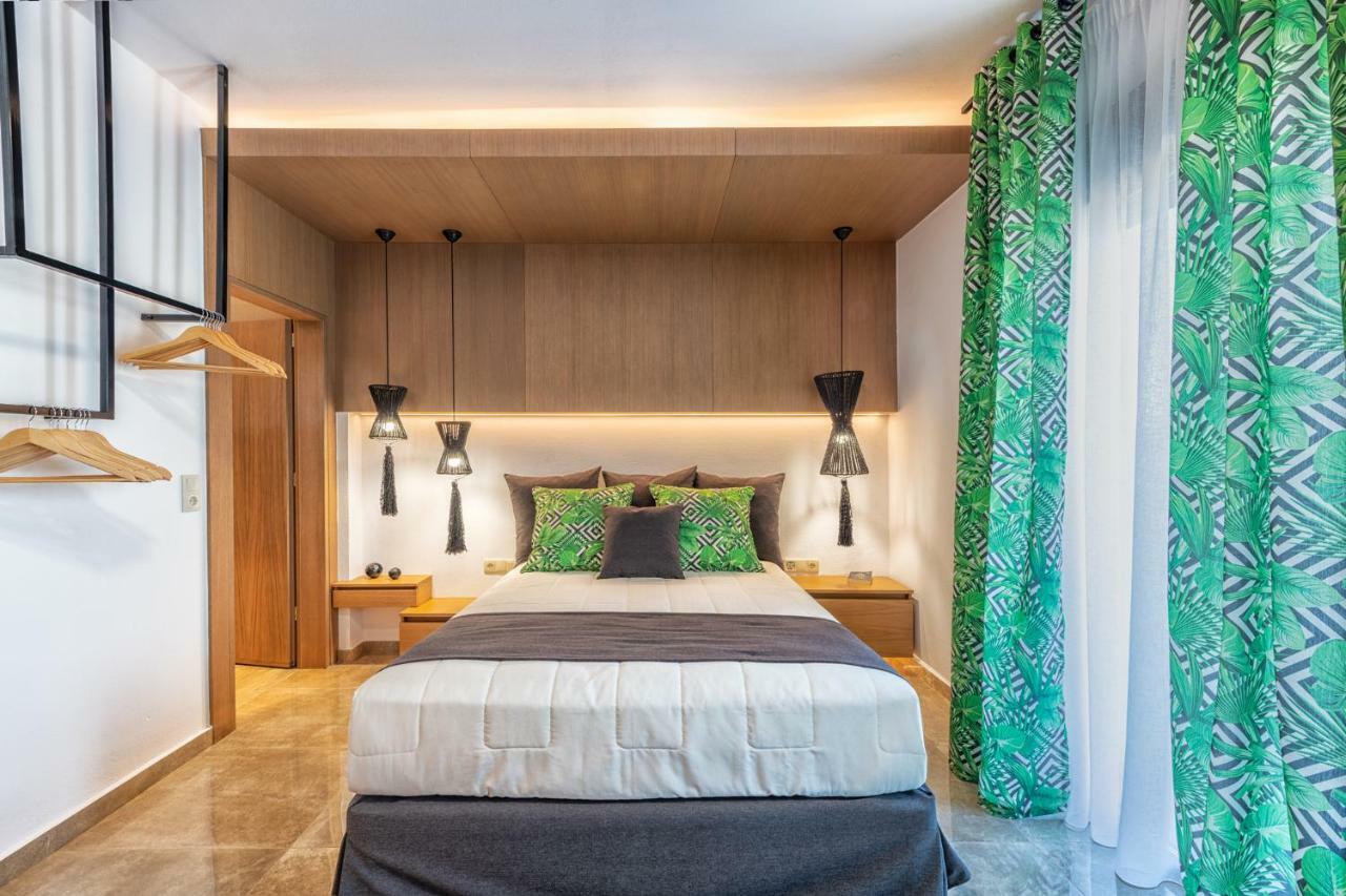 Ivoni Villa, An Iconic Summer Retreat, By Thinkvilla Perama  외부 사진